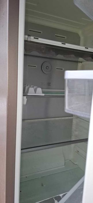 Холодильник Хот пойнт Аристон