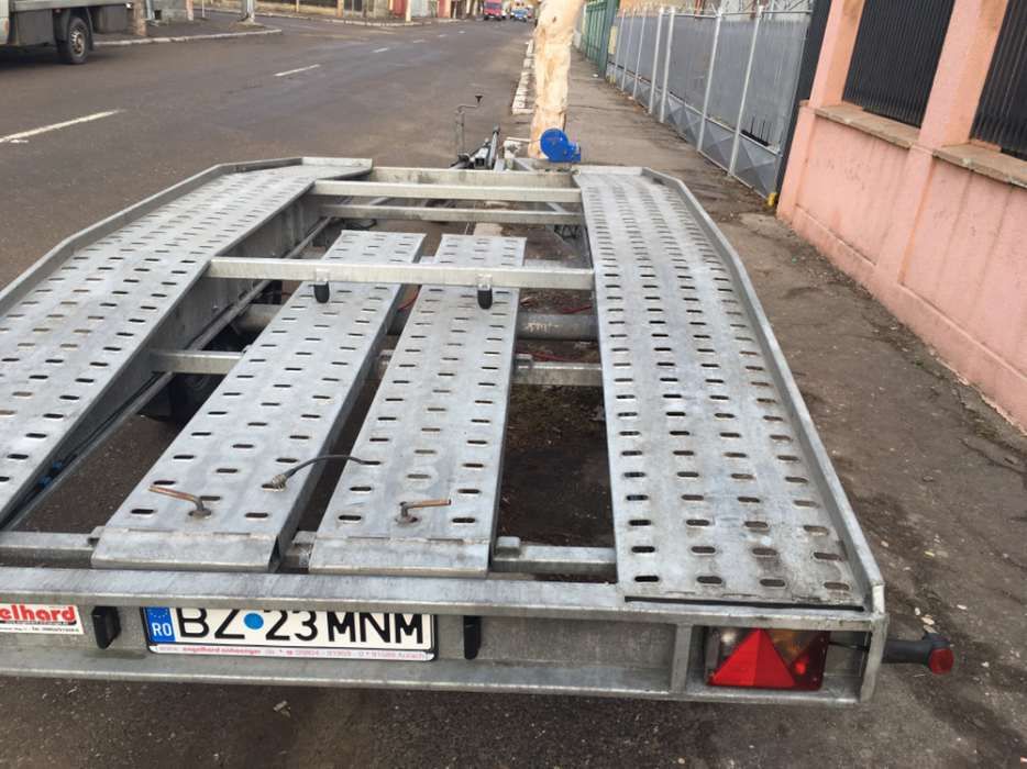 inchiriez platforma ,remorca auto,120 lei 12 ore 170  lei 24 ore
