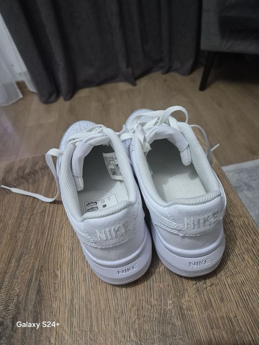 Adidasi Nike Court Vision din piele naturala