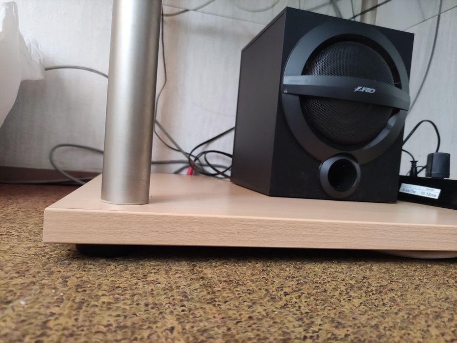 Телевизионен и  Аудио шкаф