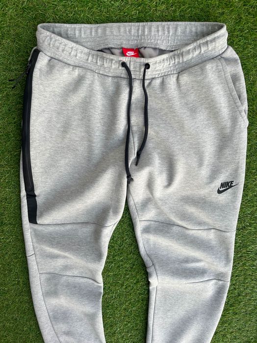 Мъжко долнище : Nike Tech Fleece L