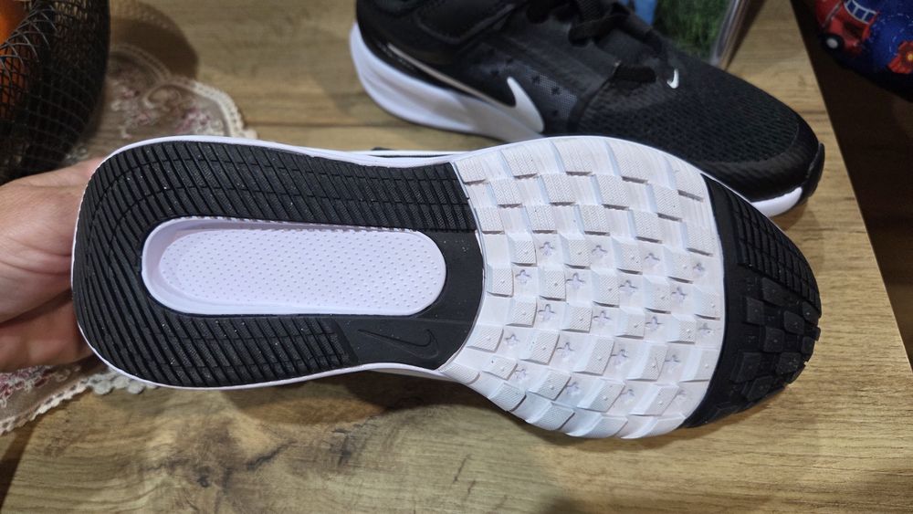 Нови маратонки найк  nike