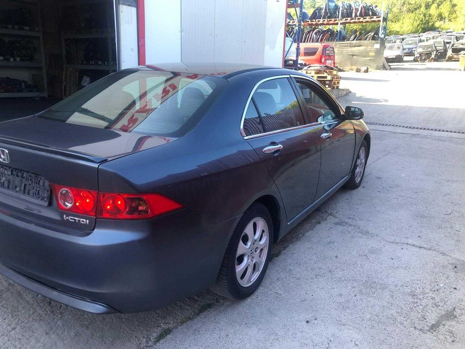 Dezmembram Honda Accord sedan 2005