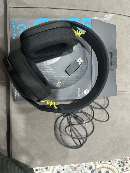 Наушник безпроводной logitech g435 в хорошем состояний