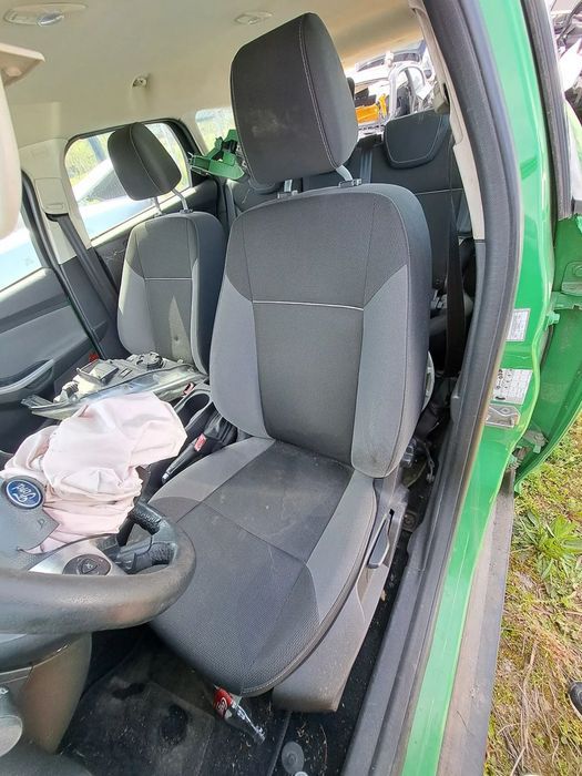 Piese Ford Focus 3 CB8 1.6tdci an 202 verde Capota Usa stanga dreapta fata spate Aripa stanga dreapta fata Haion Stop stanga dreapta haion aripa Bara