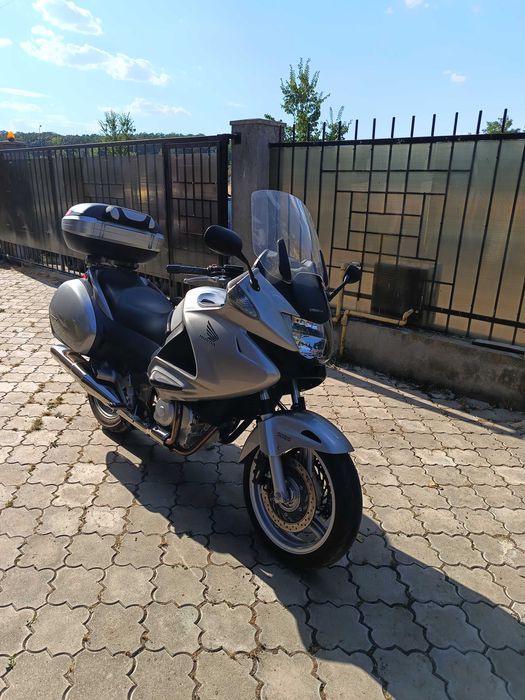 Vand Honda Deauville 700, an 2009, inmatriculata