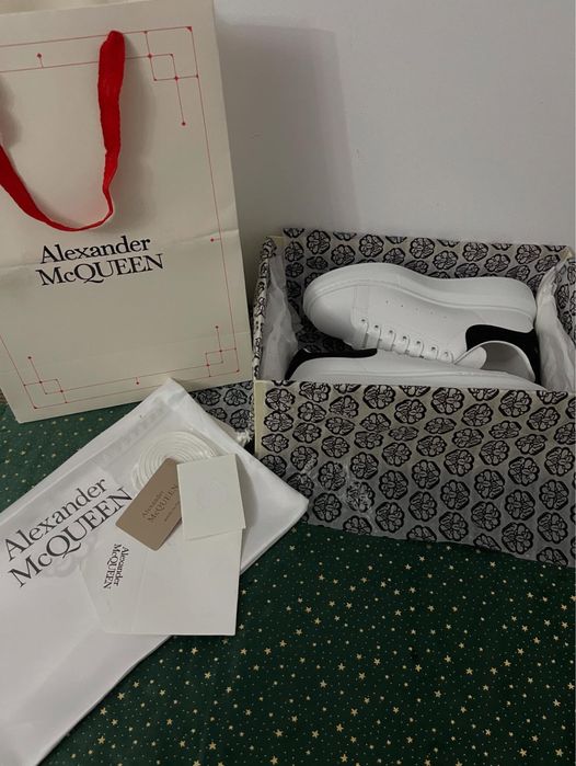 Alexander McQueen Black Velvet (Catifea) Premium Quality