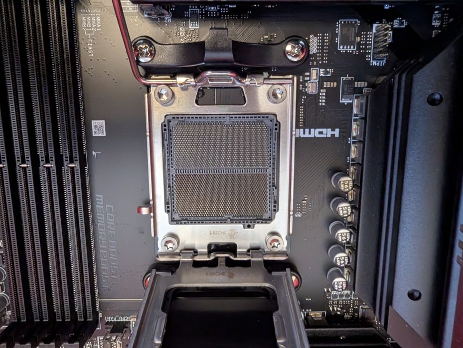 AM5 комплект: AMD Ryzen 7 9800X3D + MSI MAG B650 Tomahawk WiFi / опция DDR5 RAM