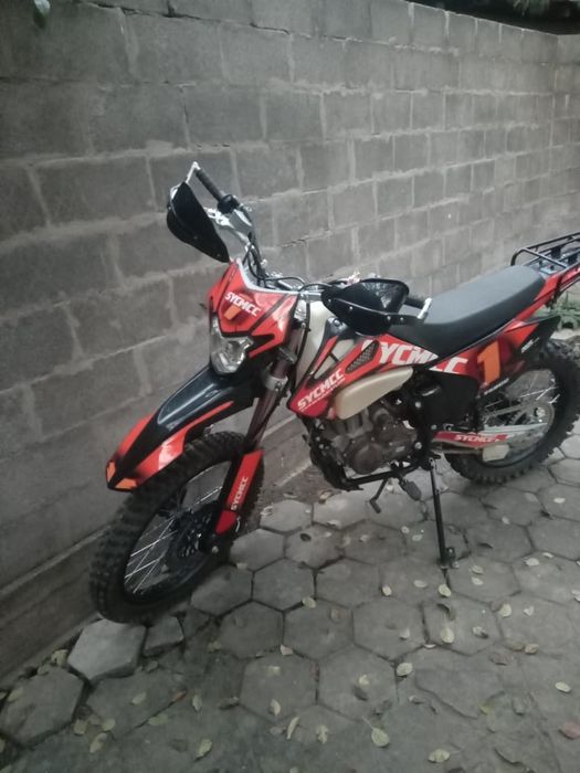 Мотоцикл SYCMCC почти новый