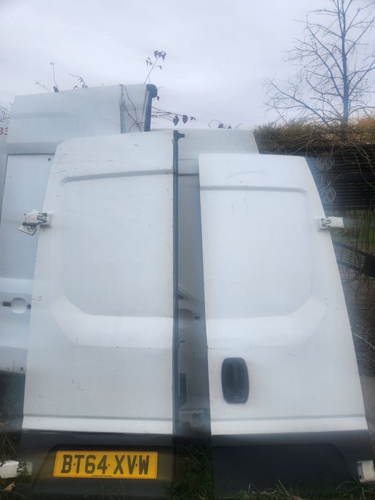 Usi spate Ford Transit. Custom