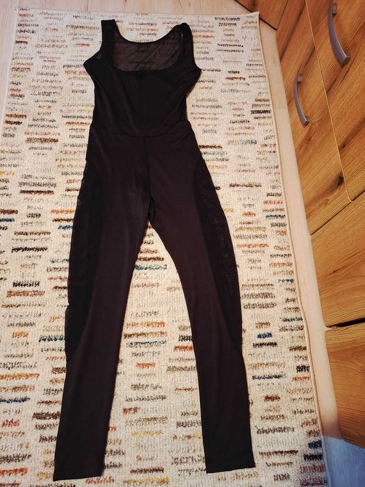 Цял дамски фитнес екип