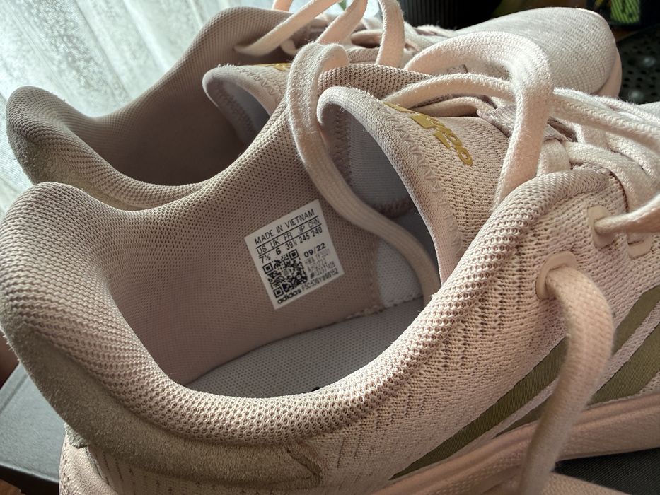 Кросовки adidas женские