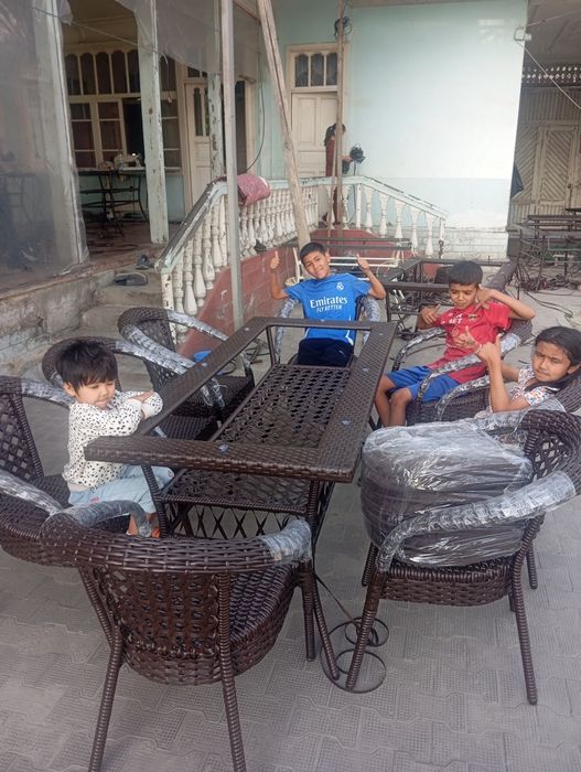 Optim arzon narxlarda sifatli ratan stol sutularini tafsiya etamiz