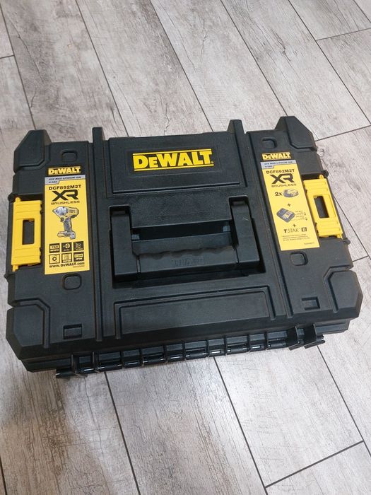 Продам гайкаверт DeWALT DCF892M2T