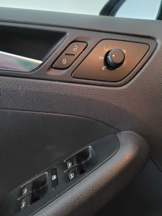 VOLKSWAGEN Jetta 2012 — imagine 5