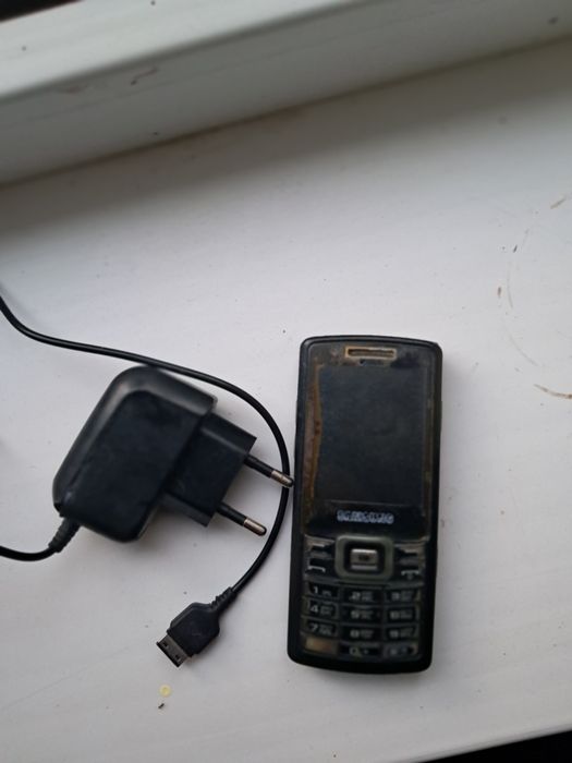 Продам телефон самсунг