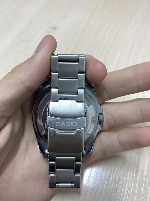часы от Casio в хорошем состояний