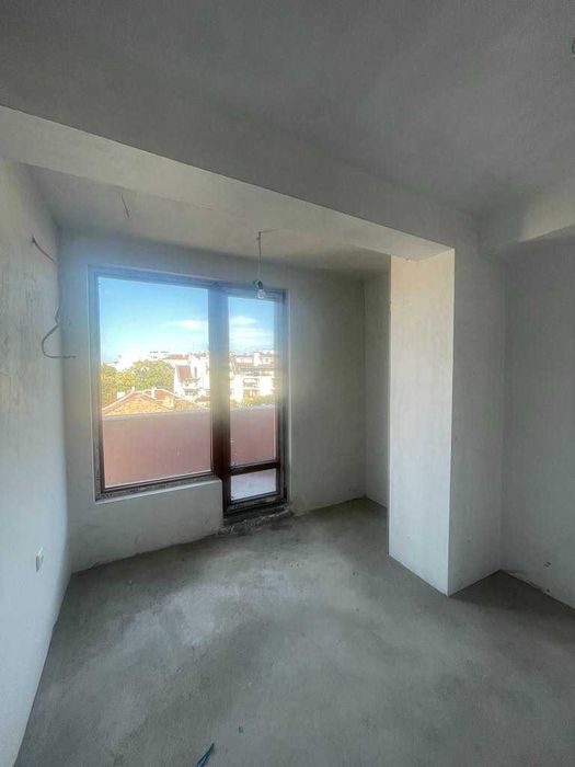 Продава се Тристаен апартамент в Пловдив, Център - 100 кв.м за 2153 €/кв.м - Снимка #2