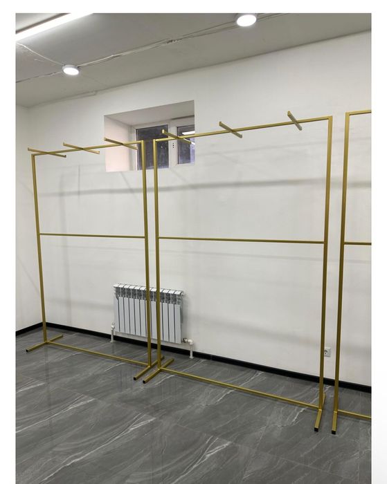 Вешало напольное для одежды