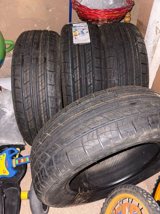 Продам летние шины комплект