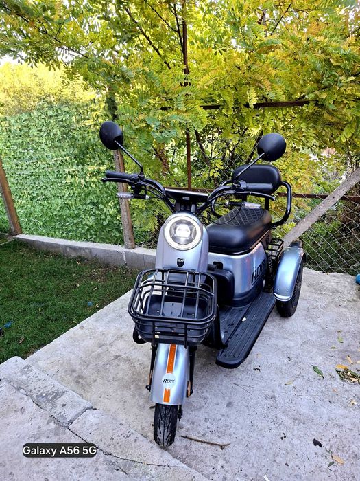 De vanzare triciclu electric in garantie