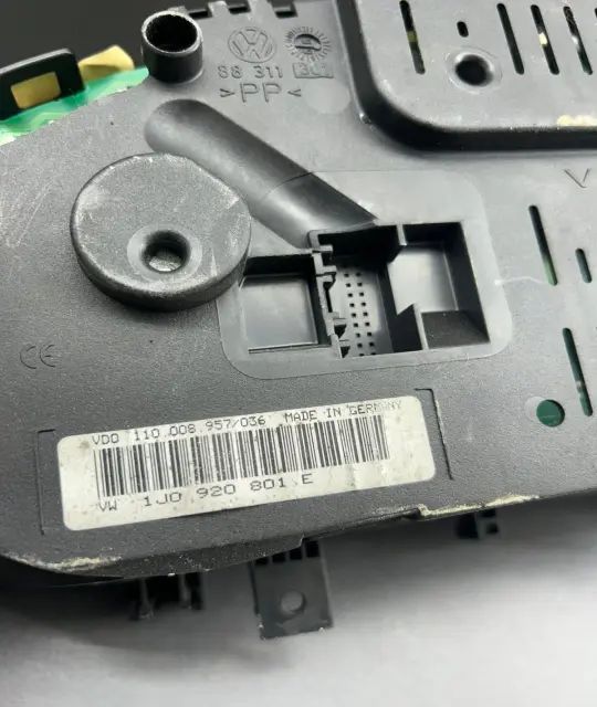 Ceasuri bord 1J0920801E Volkswagen VW Golf 2004 1.9 TDI MT (90 hp)