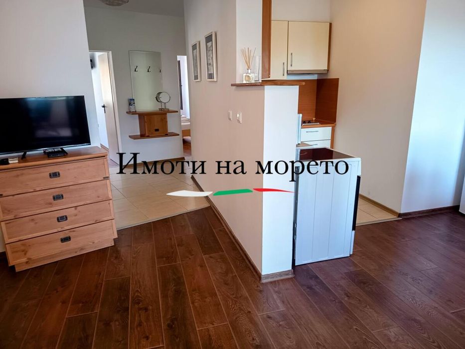 Под наем тристаен с пряк изглед море