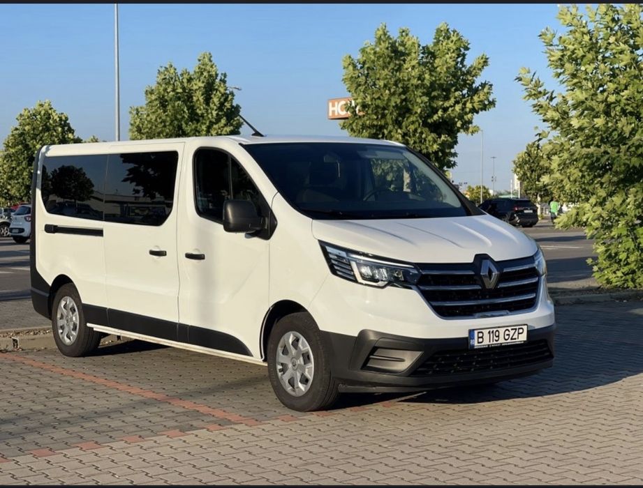 Inchiriere microbuze 9-24 locuri