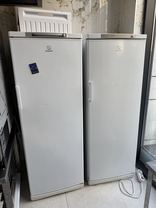 Продам морозильник indesit