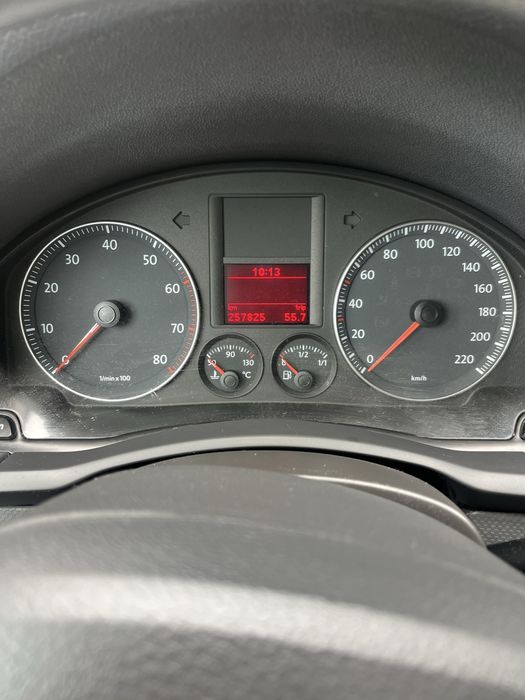 Golf 5,  1.6 2004