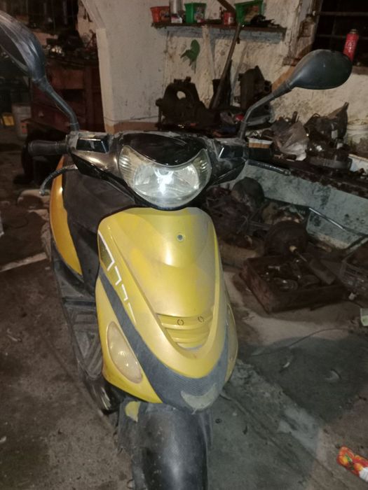 Продам срочно скутер