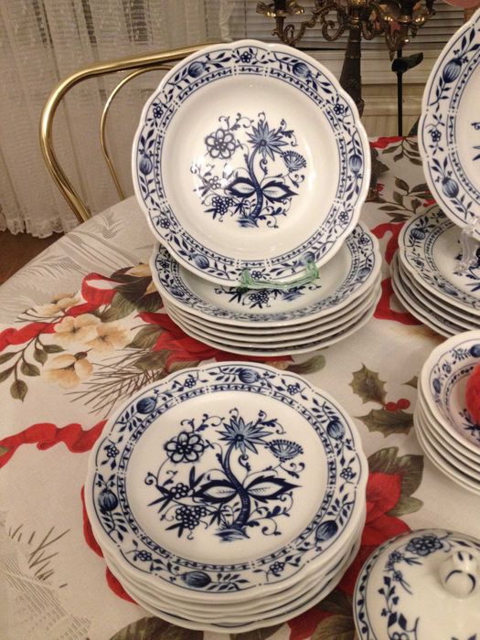 Zwiebelmuster, KAHLA, GDR Сервиз за хранене и кафе за 6 човека 44 ел.