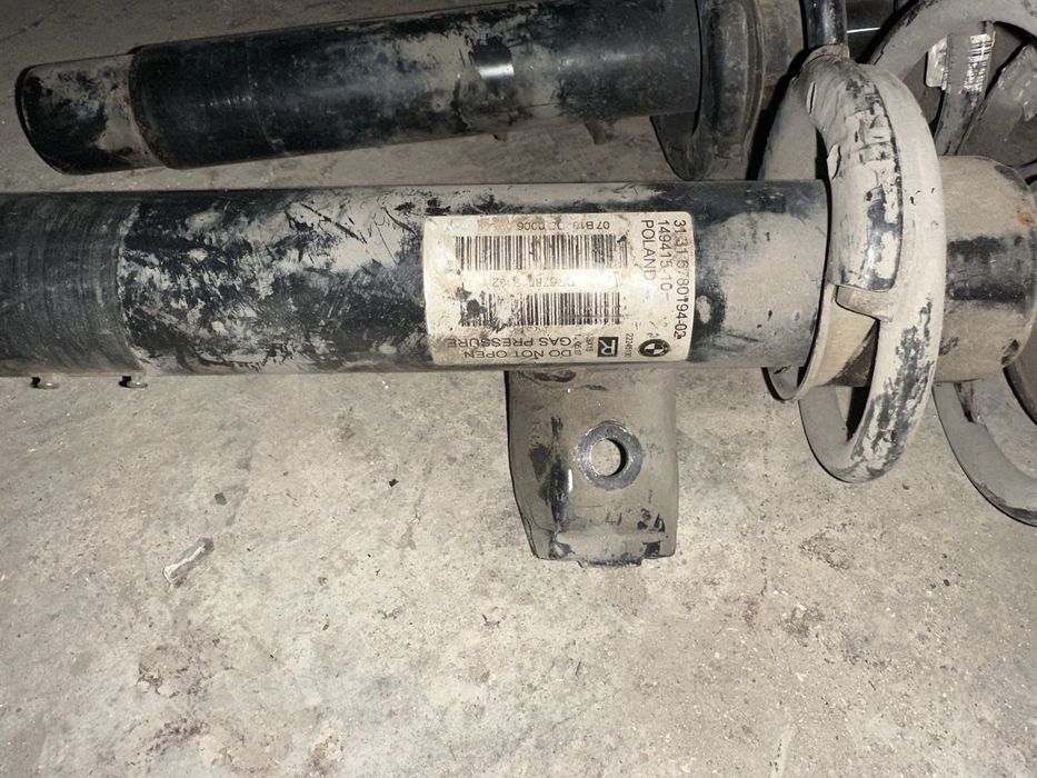 Предни амортисьори бмв е9х xdrive mtech,bmw e9x