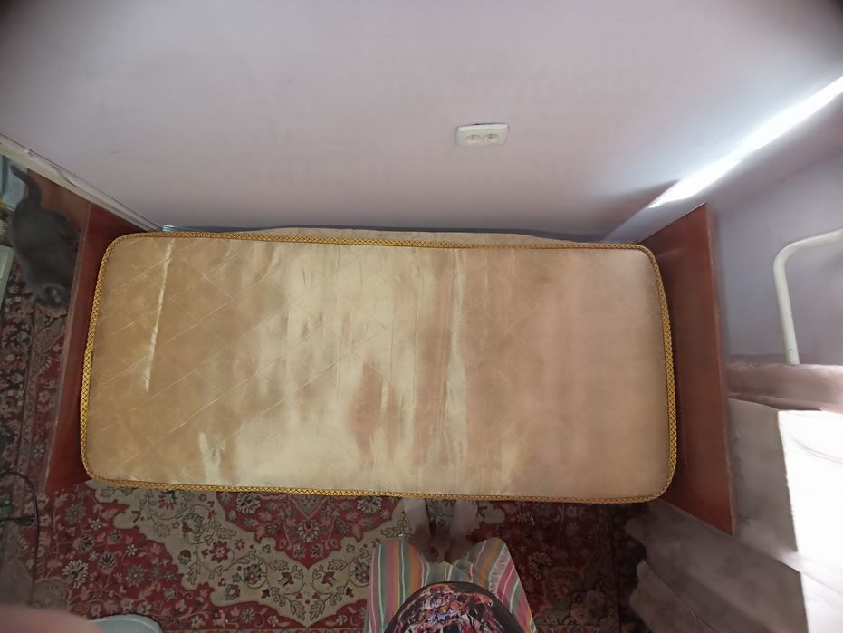 Отдам кровать б/у