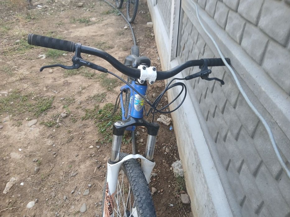 Bicicletă dirt jump