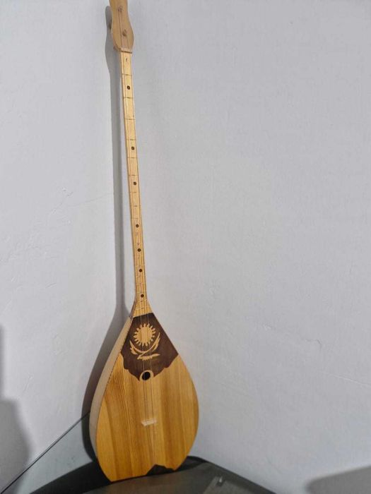 Домбыра инструмент