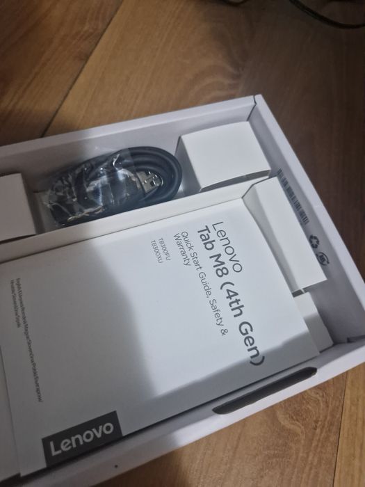 Lenovo tab m8 gen.4 cu husa. Stare impecabila