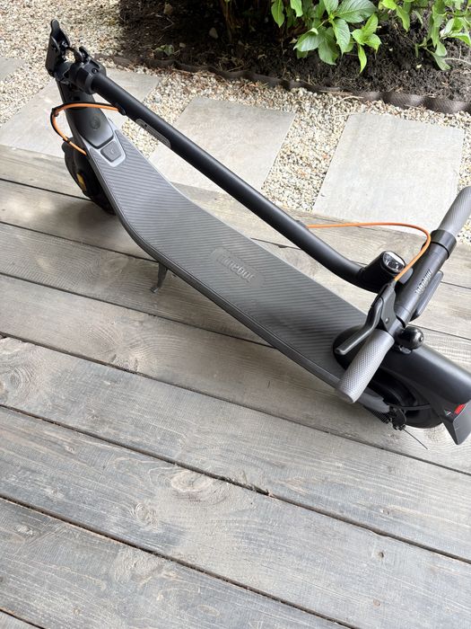 Trotinetă electrică Ninebot KickScooter E2 Plus – 500 km – Brașov