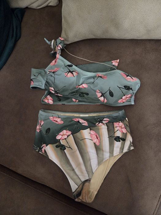 Бански Paramidonna