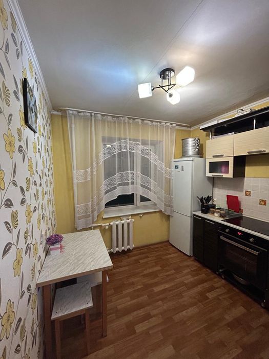 Продается 2 комнатная в городе