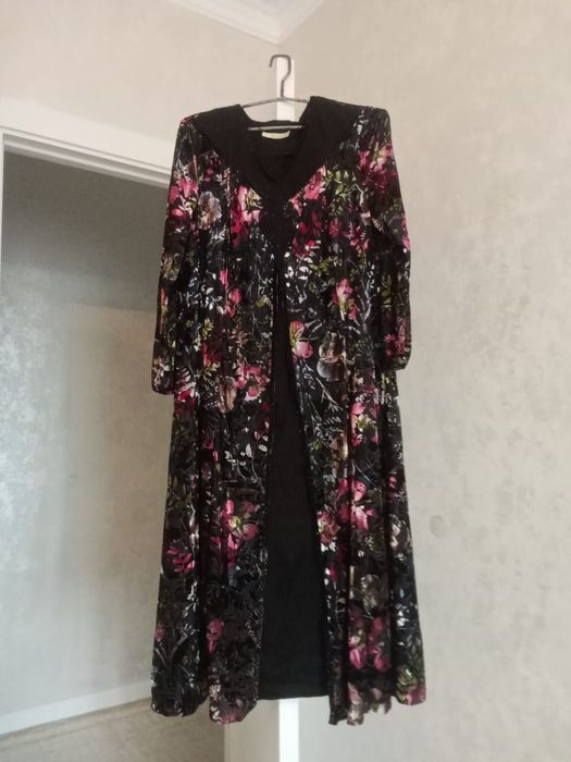 Платья вечерние почти новые