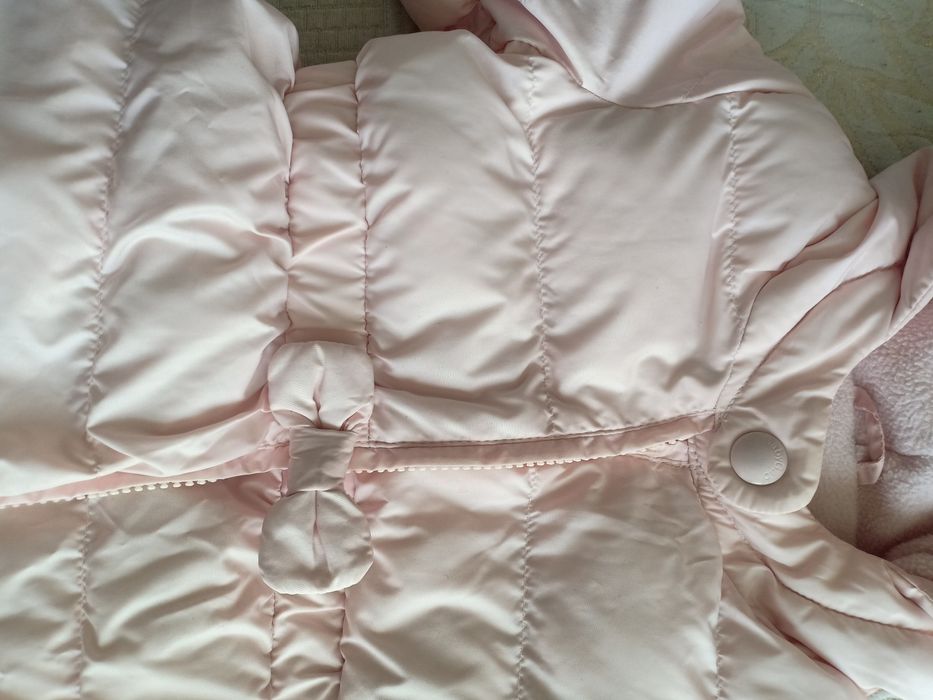 Продам детскую курточку на девочку