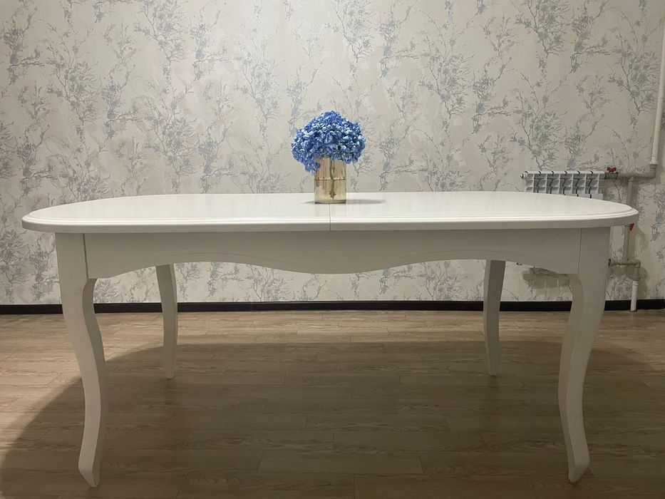 Стол,раздвижной,из качественного дерева