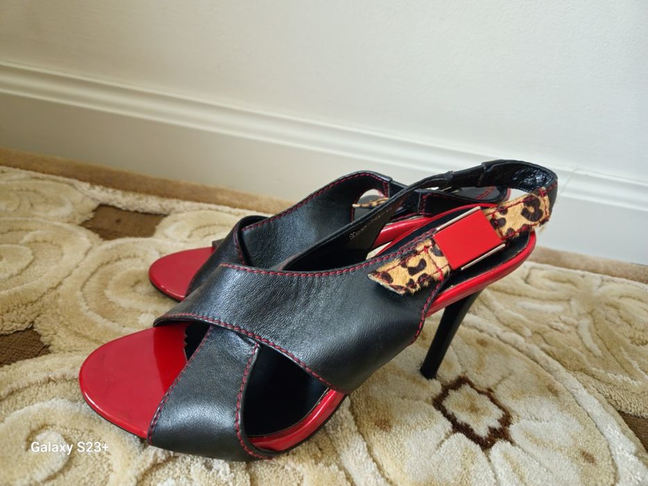 Продам босаножки