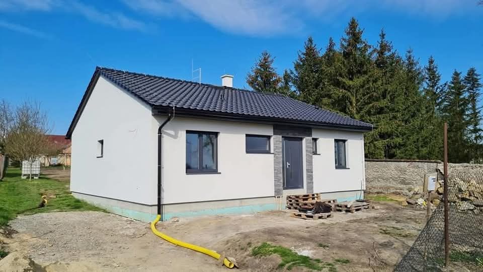 Vand casuta metalica 10x12 metri eficienta energetic