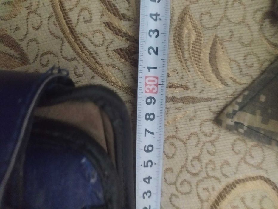 Продам  боксерский  шлем  Adidas