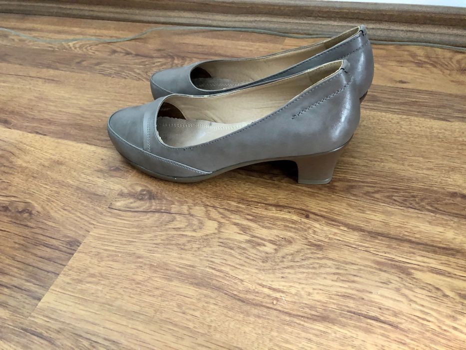 Чисто нови дамски елегантни обувки XCESS;