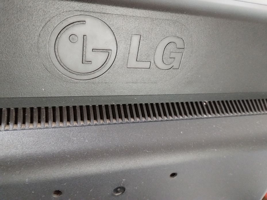Продам монитор LG