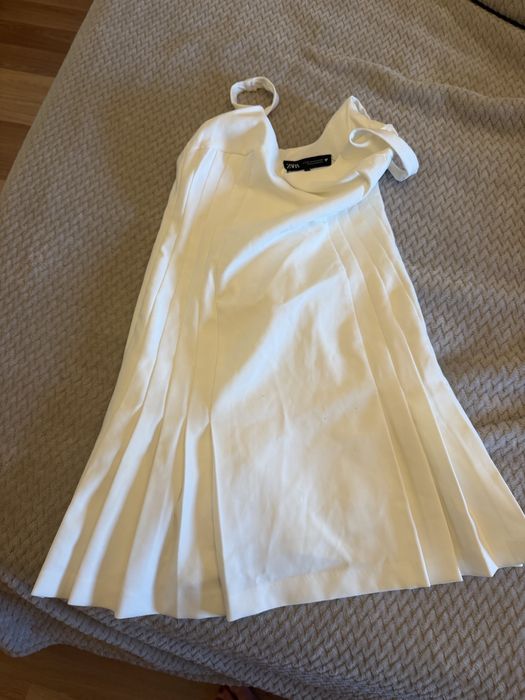 Красива дамска рокля Zara ,отлично състояние