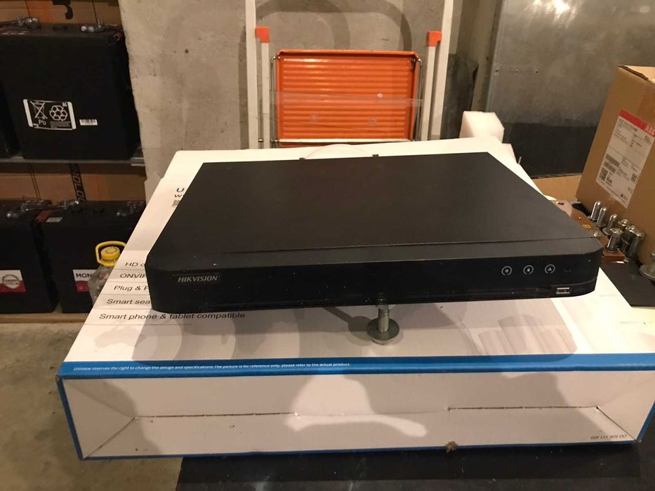 Hikvision Система за видеонаблюдение с 8 камери